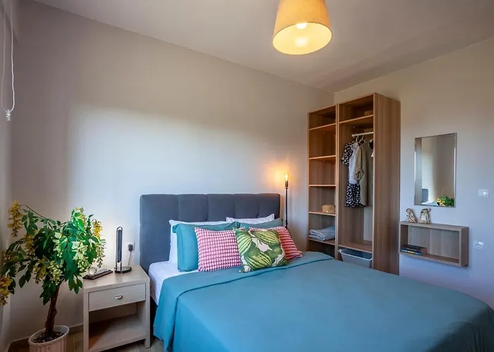 Lucid Dream Apt. |Bozinis