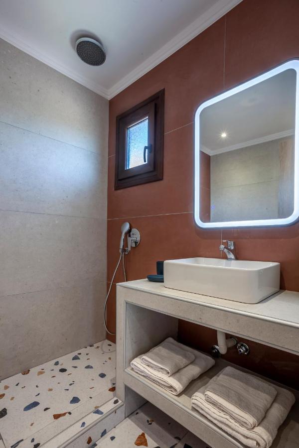 Lucid Dream Apt. |bozinis Psakoudia