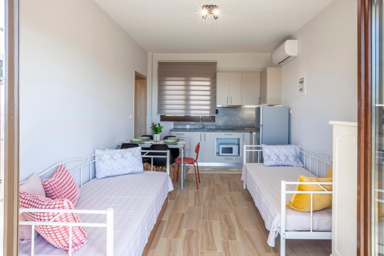 Lucid Dream Apt. |bozinis