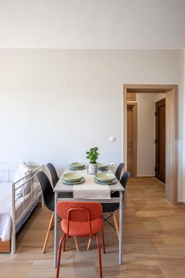 Lucid Dream Apt. |bozinis