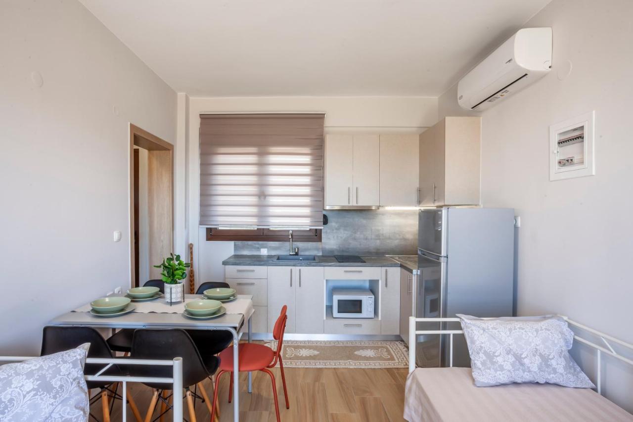 Lucid Dream Apt. |bozinis Psakoudia