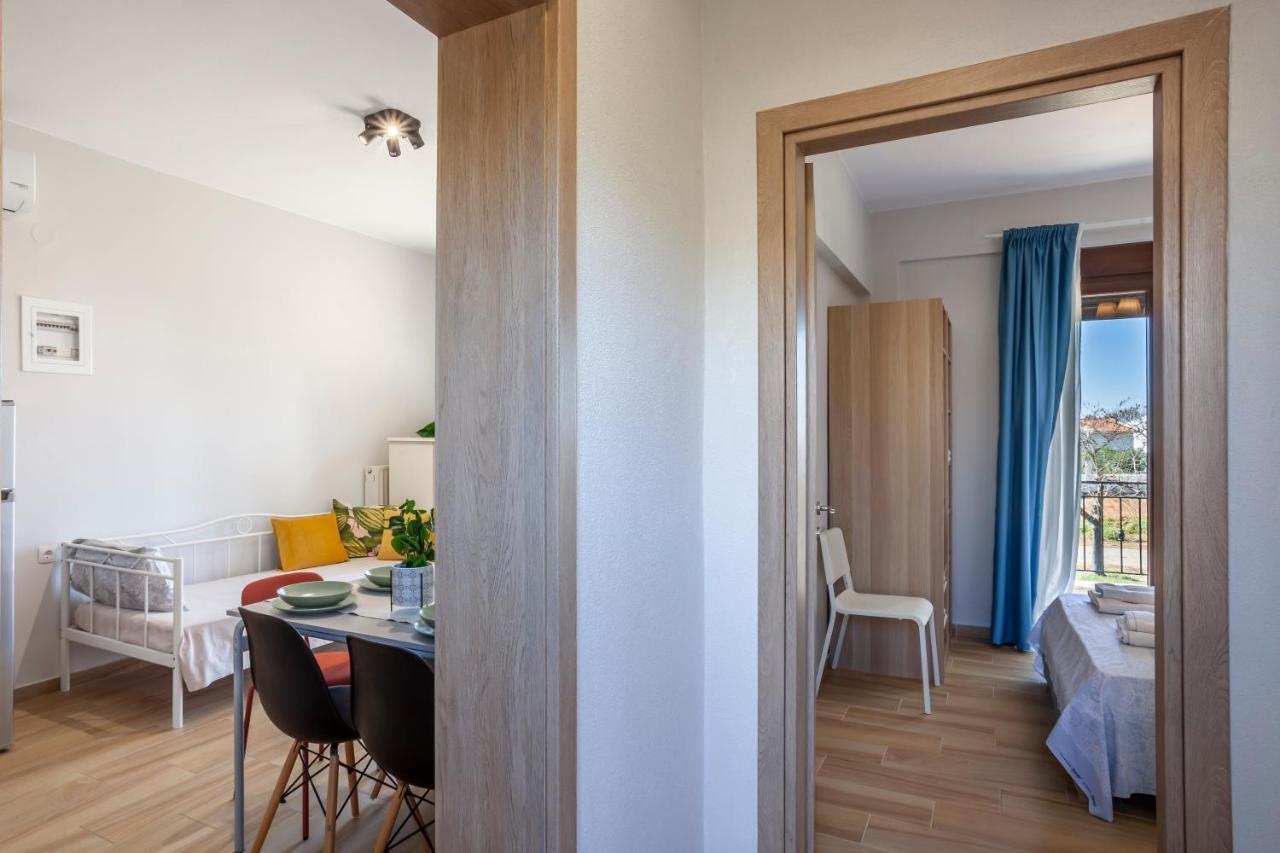 Lucid Dream Apt. |bozinis * Psakoudia